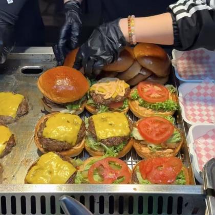 15款街头美式汉堡制作教程夜市摆摊创业视频商业课程-资源项目网